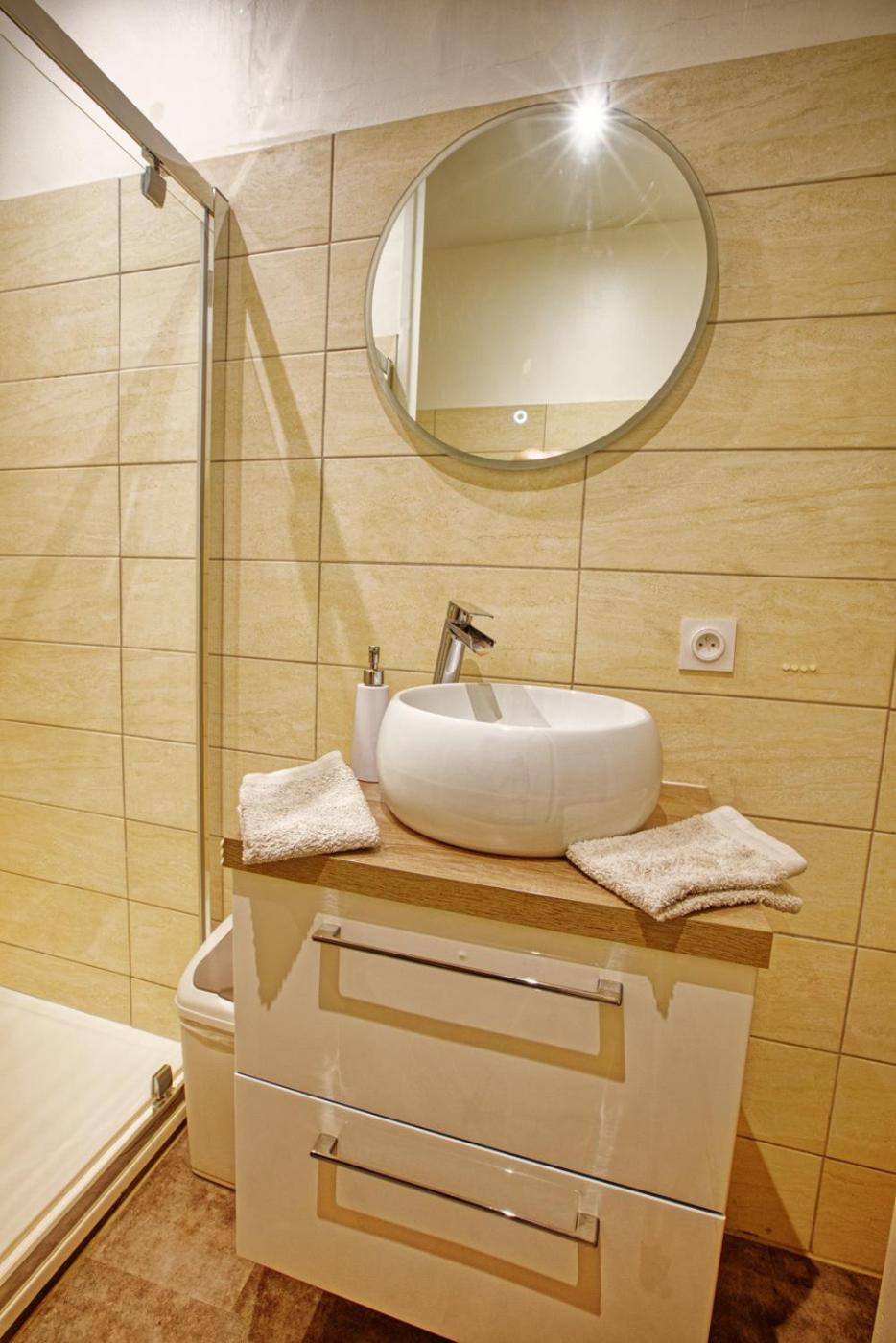 La Casita - Studio Confort Avec Parking Prive - Lit Douillet - Centre Uzes, Pont Du Gard 外观 照片